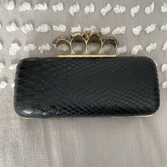 Black Clutch - Picture 2 of 5
